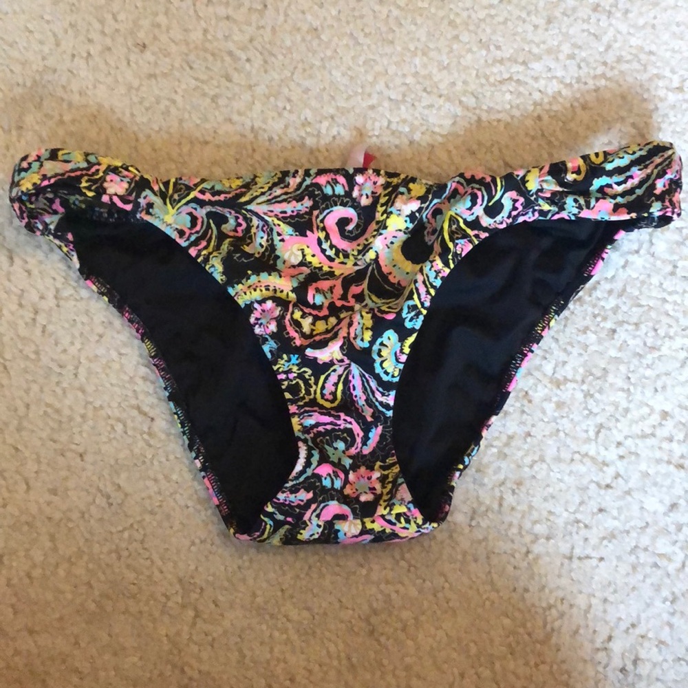 Multicolor VS bottom.